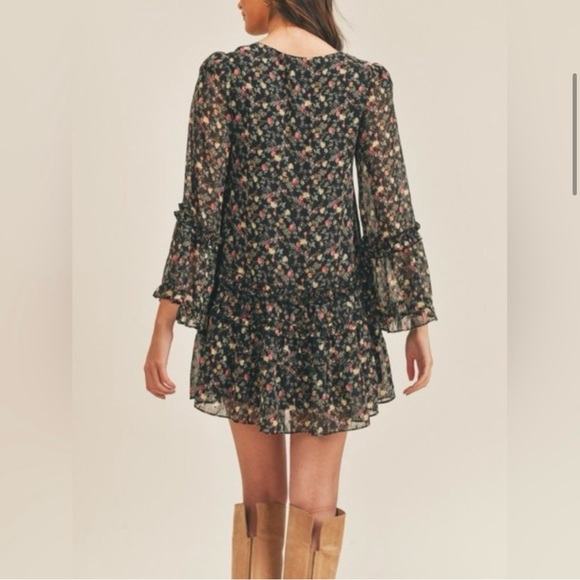 SOLD🌟NWT Lush Long Sleeve Black Floral Mini Dress - Picture 2 of 2